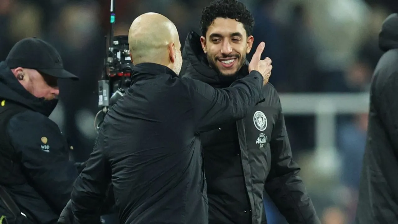 فريق إنجليزي يلاحق عمر مرموش ومانشستر سيتي يحدد بديله